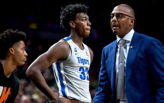 球探体育-便士帮助勇士培养怀斯曼 与科尔合力打造榜眼